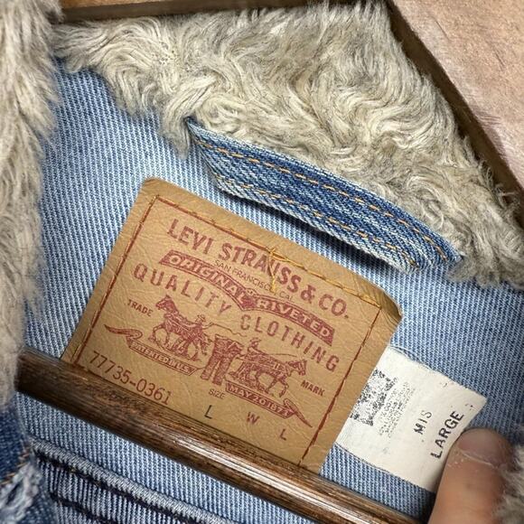 Vintage Levis Denim Jacket Women's Large MIS blue Fur Collar 77735-0361 Cropped - Picture 5 of 11